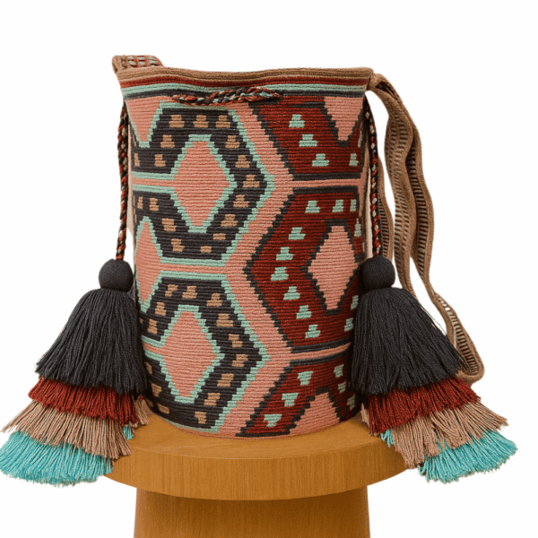 Mochila Wayuu de campana -- Rosa